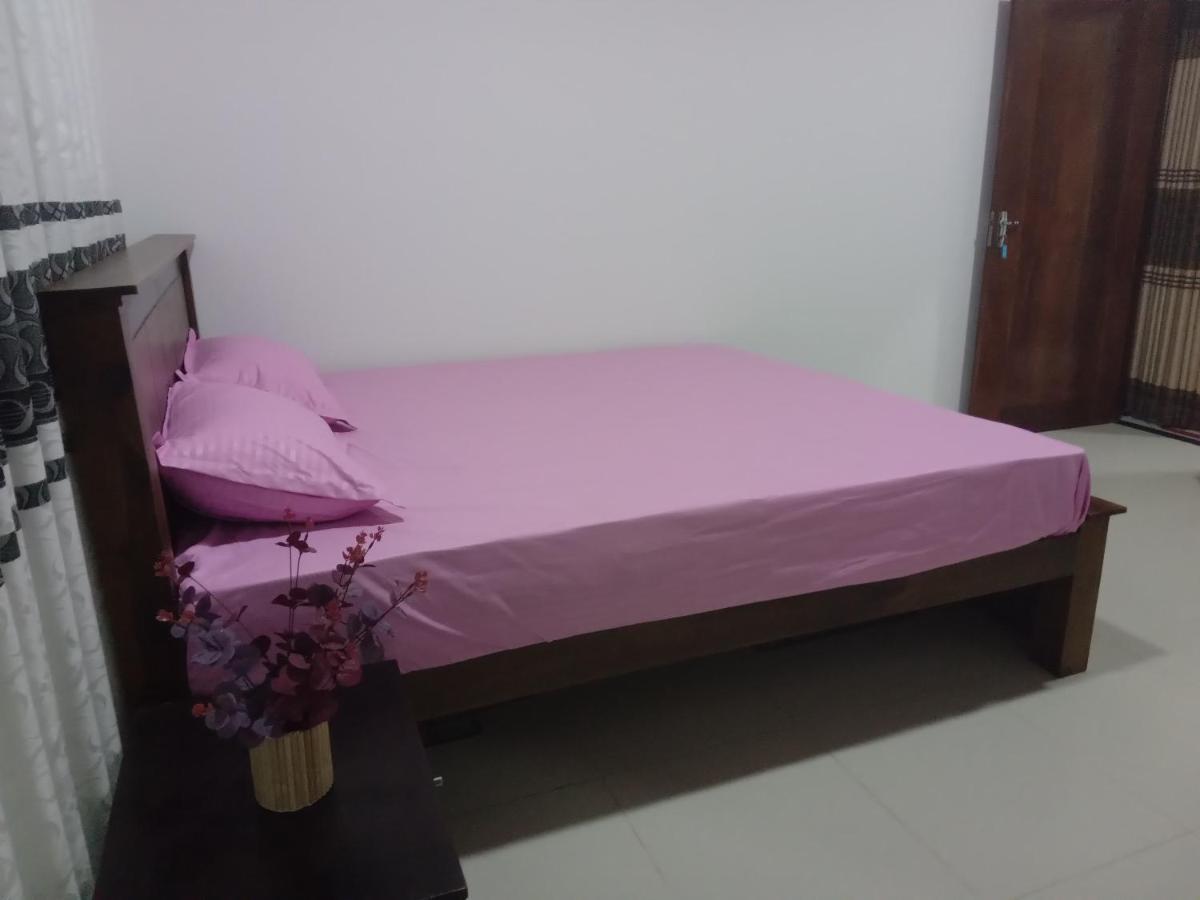 Bed and Breakfast Sky Bloom Homagama Exterior foto